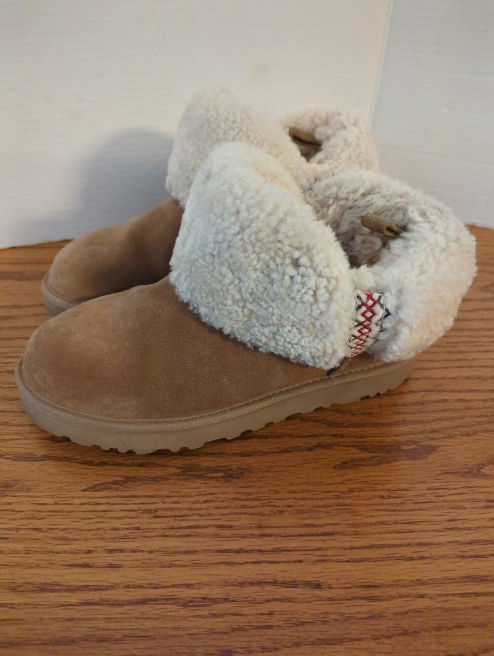 UGG Chestnut Suede Classic Slipper Booties Cozy Cabin Aesthetic Women's Size 8